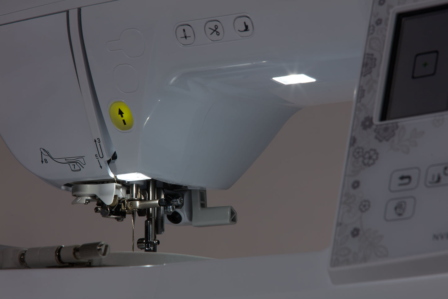 Brother Innov-Is 880E Embroidery Machine
