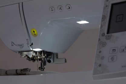 Brother Innov-Is 880E Embroidery Machine