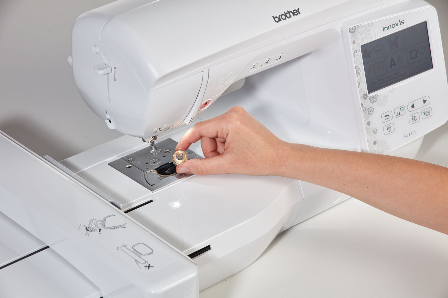 Brother Innov-Is 880E Embroidery Machine