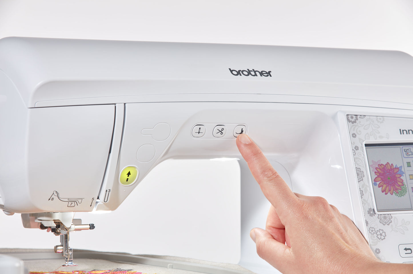 Brother Innov-Is 880E Embroidery Machine