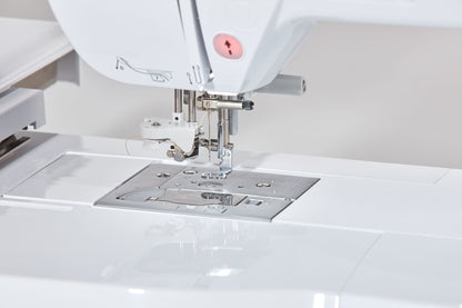 Brother Innov-Is 880E Embroidery Machine